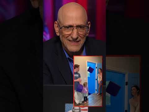 Read more about the article Dad Turns Living Room into Epic Bounce House Adventure