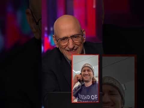 You are currently viewing Customer Steals the Show After Employee Refuses to Help