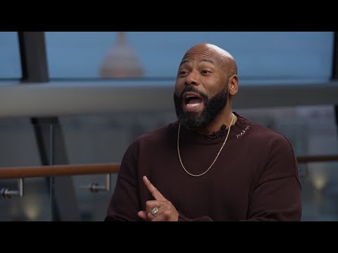 You are currently viewing Experience a Holiday Spectacle: Anthony Evans Lights Up the Museum of the Bible!