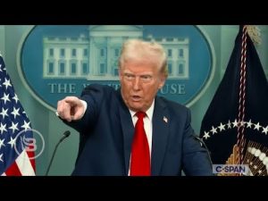 Read more about the article Trump Breaks Silence on Media Plane-Helicopter Crash: What He Revealed