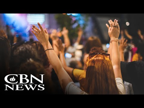 You are currently viewing Bible Reading Soars: 10 Million More Americans Turn to Scripture in 2025!