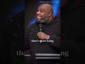 Read more about the article Pastor Shocks Church by Backing Trump Amid Fiery Sermon