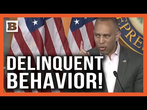You are currently viewing Hakeem Jeffries Sparks Outrage by Targeting ICE Agents Amid Violence!