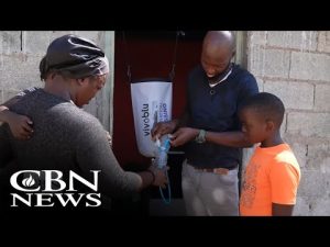 Read more about the article Jamaican Mom Hails Operation Blessing: “No More Hungry Nights!