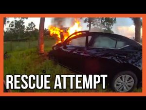 Read more about the article Heroic Officers and Citizens Team Up to Rescue Victims from Flames!